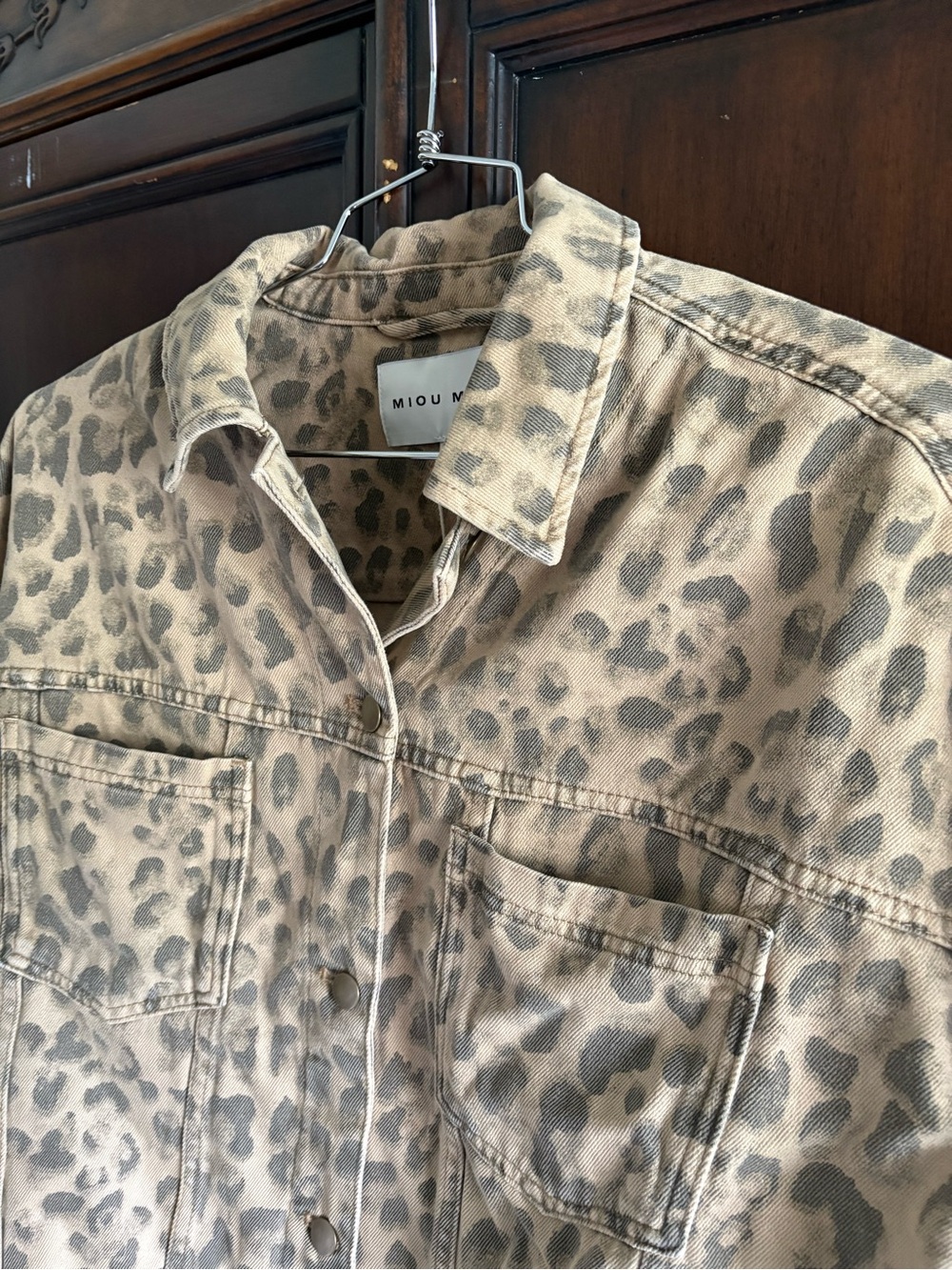 NWT Miou Muse Muted Leopard Denim Jacket
100% Cotton size Medium - Picture 3 of 7